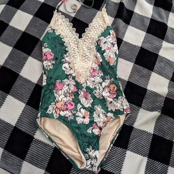 Target‎ Sea Angel Floral Lace Neck Halter One Piece Swimsuit in Green - Picture 3 of 4